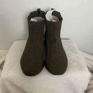 Shiekh Iva Sock Sneakers in Olive